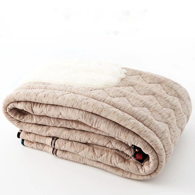 Рисунок 5 - Плотные бархатные брюки для женщин