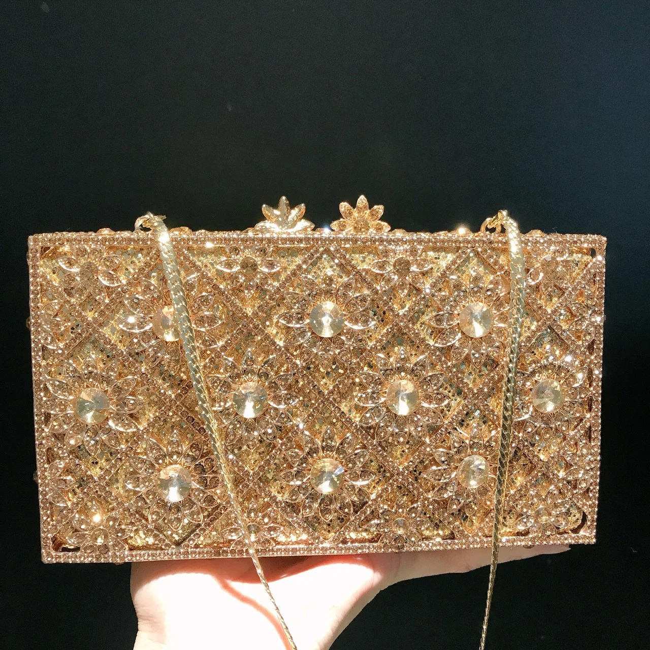 

Woman Hollow Out Gold Flower Diamond Bag Birthday Party Gift Crystal Elegant Clutch Purse Wedding Bridal Female Floral Handbag