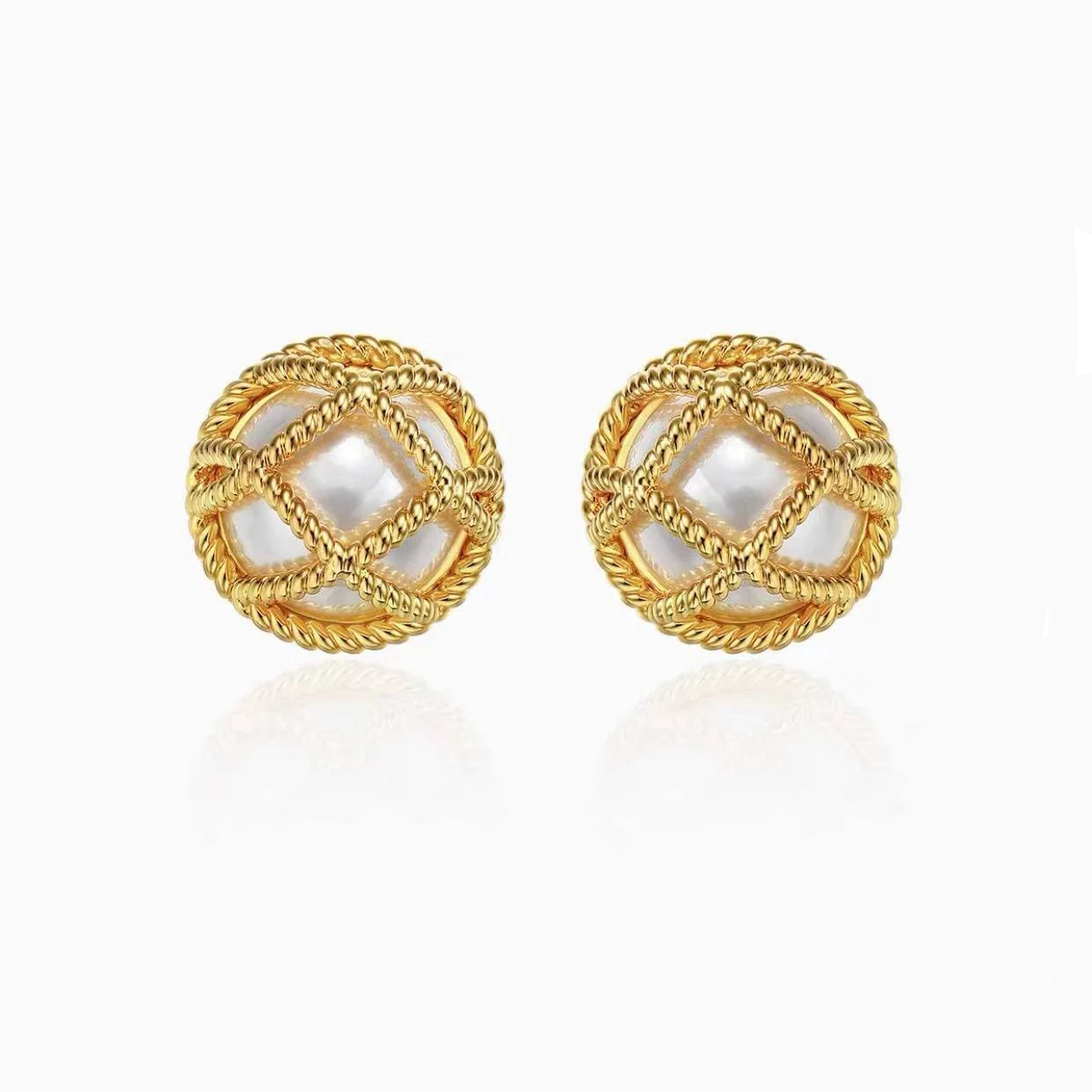 

NIGO Free Shipping Fashion Women Metal Wrapped Pearl Stud Earrings Accessories Jewelry #nigo89411