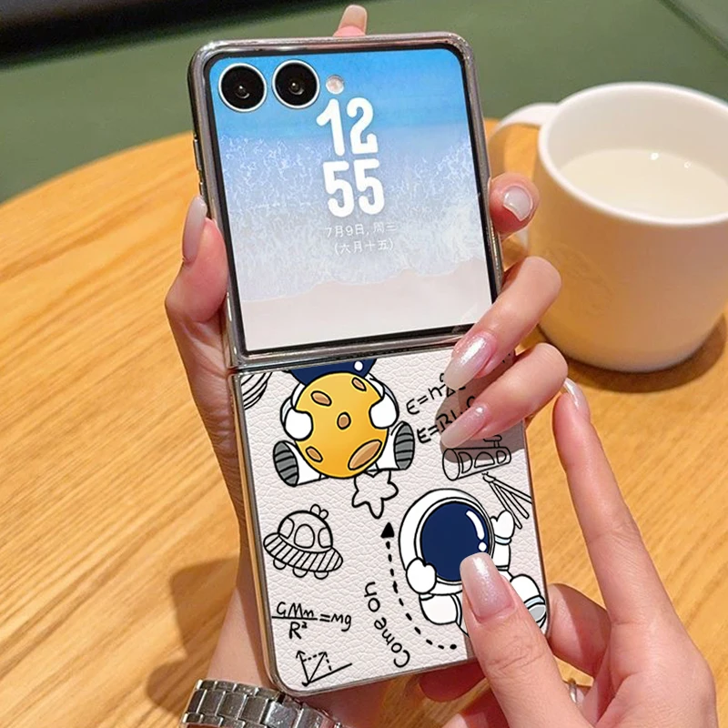 Чехол для телефона из искусственной кожи с рисунком космонавта для Samsung Galaxy Z Flip7 FE Flip6 Flip 7 6 5 5G, твердая задняя крышка с серебряной рамкой (art.: 3920da39fa9e8) - 3920da39fa9e8