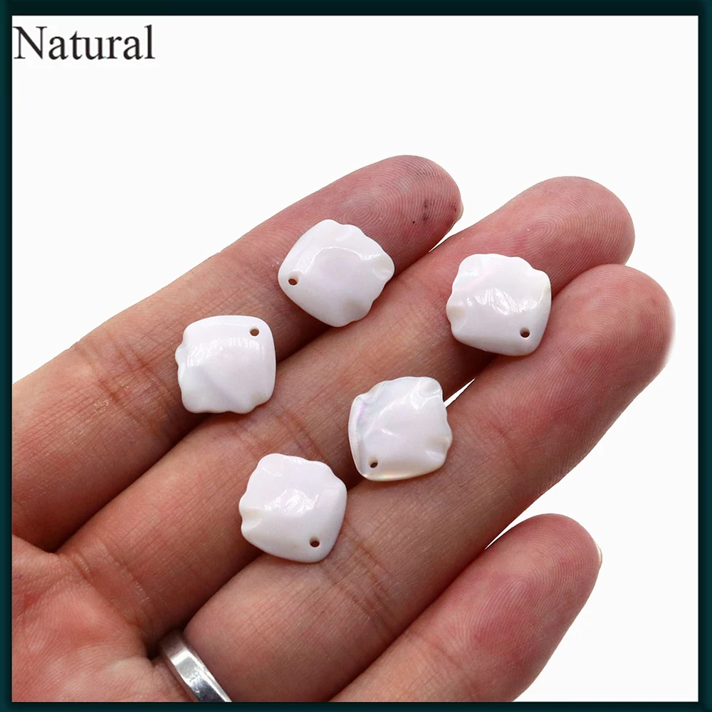 

2pcs Natural Shell White Shell Shaped Jewelry DIY Exquisite Women's Necklace Earrings Bracelet Jewelry Lovers Gift 12x15mm