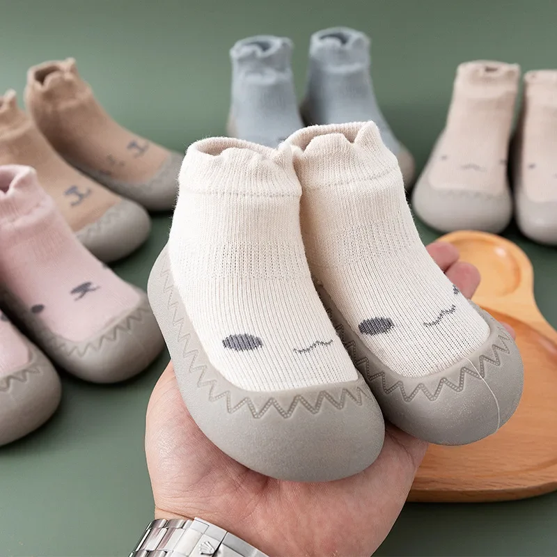 

Детские ботинки с мягкой резиновой подошвой, милые Мультяшные кроссовки для детей, начинающих ходить мальчиков и девочек