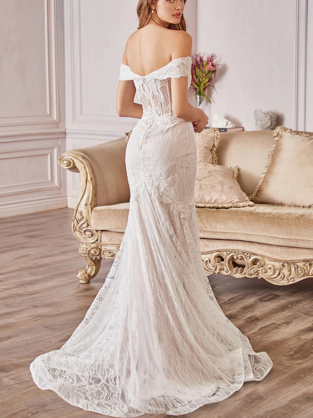 Рисунок 3 - Изящный женский халат с открытыми плечами