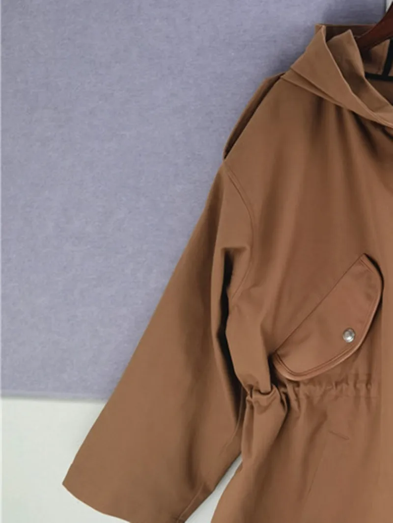 Женская однотонная ветровка в британском стиле куртка с капюшоном и поясом на