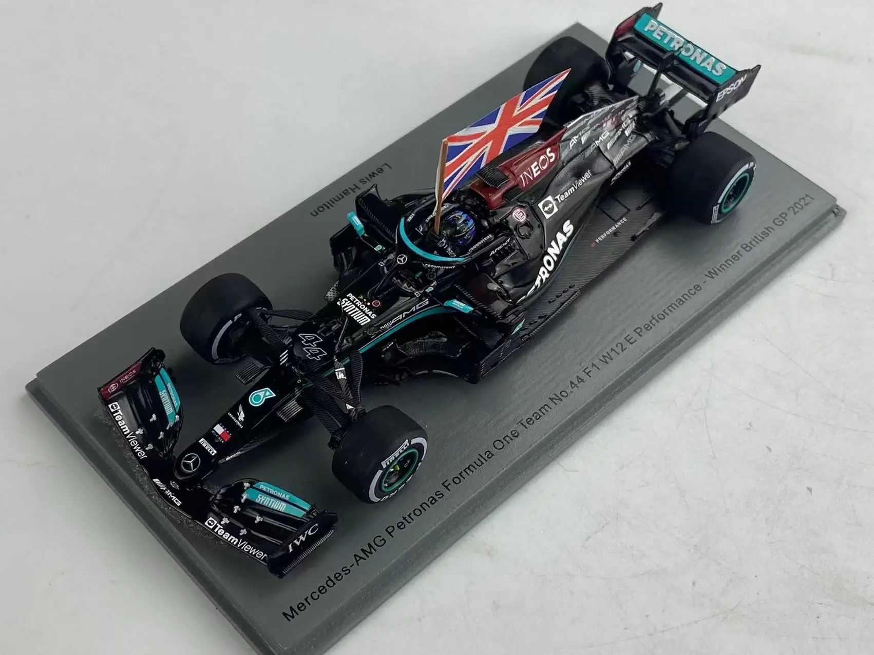 

Spark 1:43 Mercedes-AMG Petronas Formula One Team #44, Льюис Гамильтон F1 GP 2021, Коллекционная серия, металлическая Статическая модель, игрушка в подарок