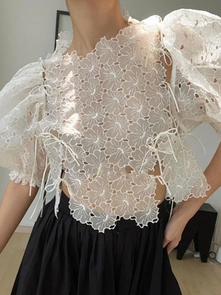 

Корейская шикарная винтажная женская футболка с вышивкой, Повседневная Свободная футболка с короткими рукавами и буффами, лето 2021, B735