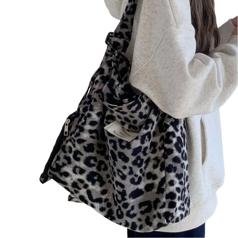2024 женская новая минималистичная повседневная сумка через плечо с леопардовым