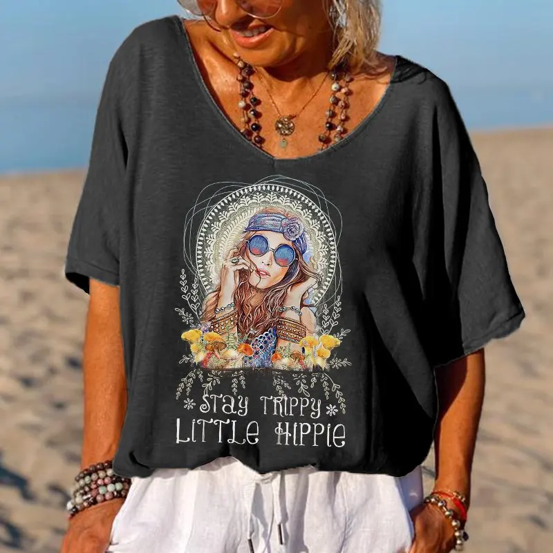 

Футболка с рисунком «Stay Trippy Little Hippie»