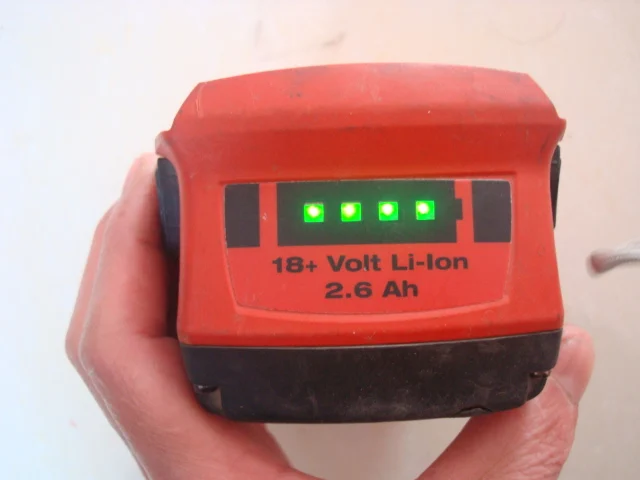 

Used Original HILTI/Xiliide 21.6V 2.6A 3.3A Lithium battery for wrenches Electric drill