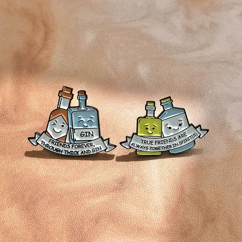 Металлическая брошь в виде бутылки вина пива колы кофе шампанского