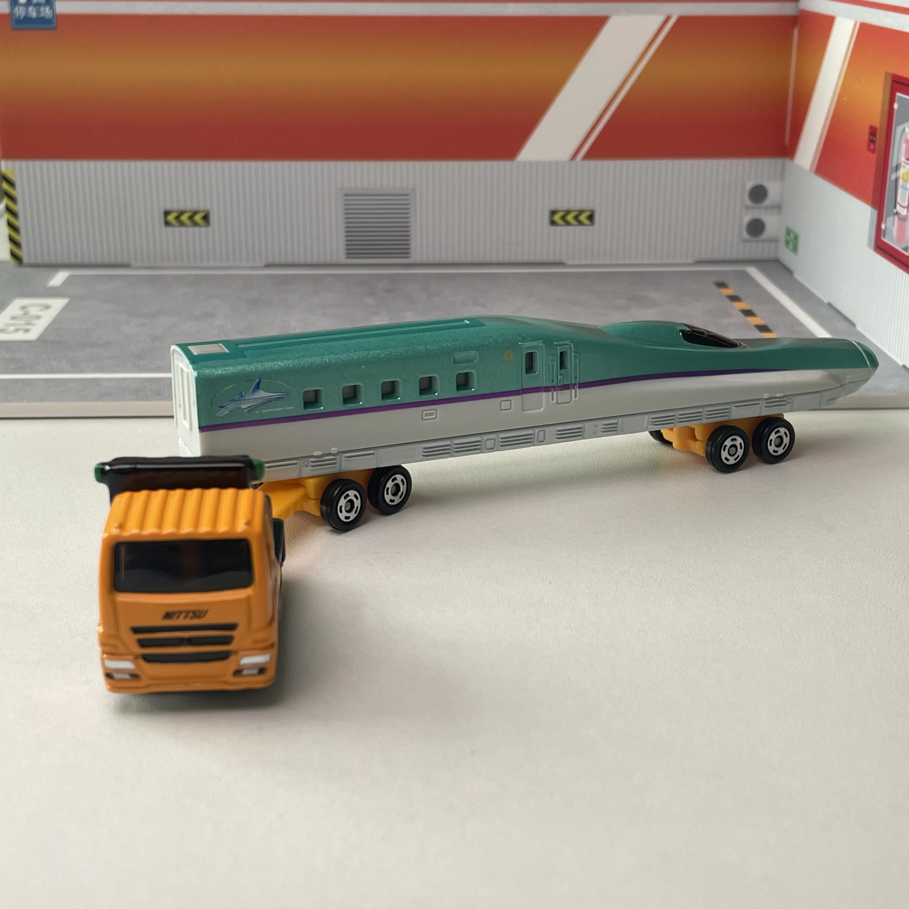 Tomica Long Type No.122 Модель автомобиля из сплава Mitsubishi Fuso Super Great Shinkansen серии H5 Hayabusa Transporter (art.: 3920d208c02ff) - 3920d208c02ff