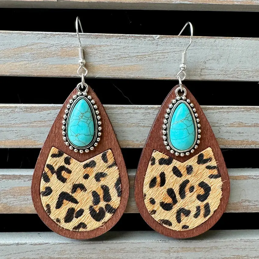 Женские серьги-капельки из натуральной кожи с шевроном