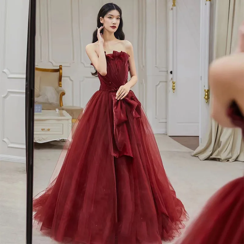

Women Red Strapless Evening Dress Elegent Floral Sleeveless Tulle Gown Exquisite High Waist Sweep Train Wedding Dresses