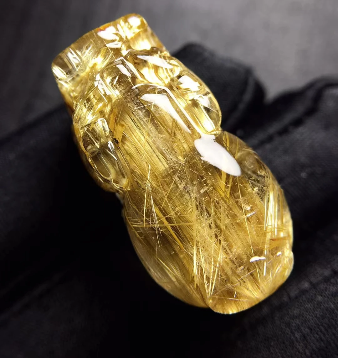 

Natural Gold Rutilated Quartz Pi Xiu Carved Pendant Necklace 29.6*16*13.6mm Gold Rutilted 18K Gold Women Men Jewelry AAAAAAA