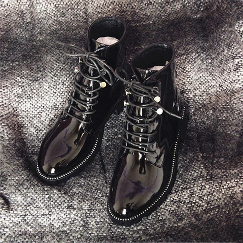 

Женские ботильоны из натуральной кожи, с заклепками и пряжкой