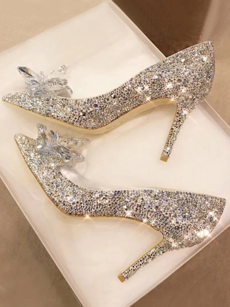 Zapatos de tacón alto con diamantes de imitación brillantes para mujer, tacones finos puntiagudos, elegantes y románticos, para boda