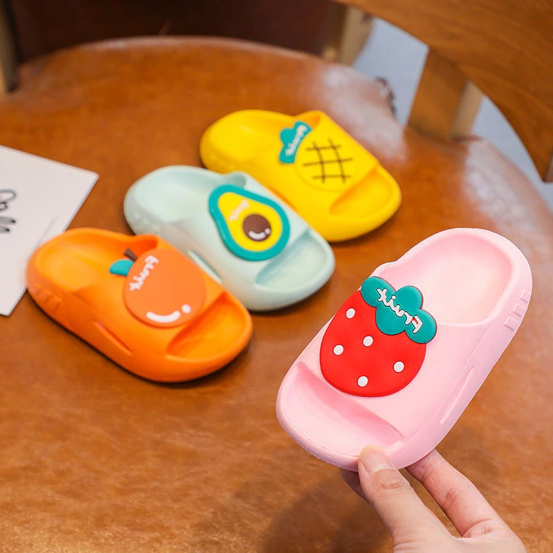 

Summer Kids Slippers for Boy Cartoon Strawberry Beach Sandals Indoor Slippers Cute Girl Shoes Home Soft Non-Slip Child Slippers