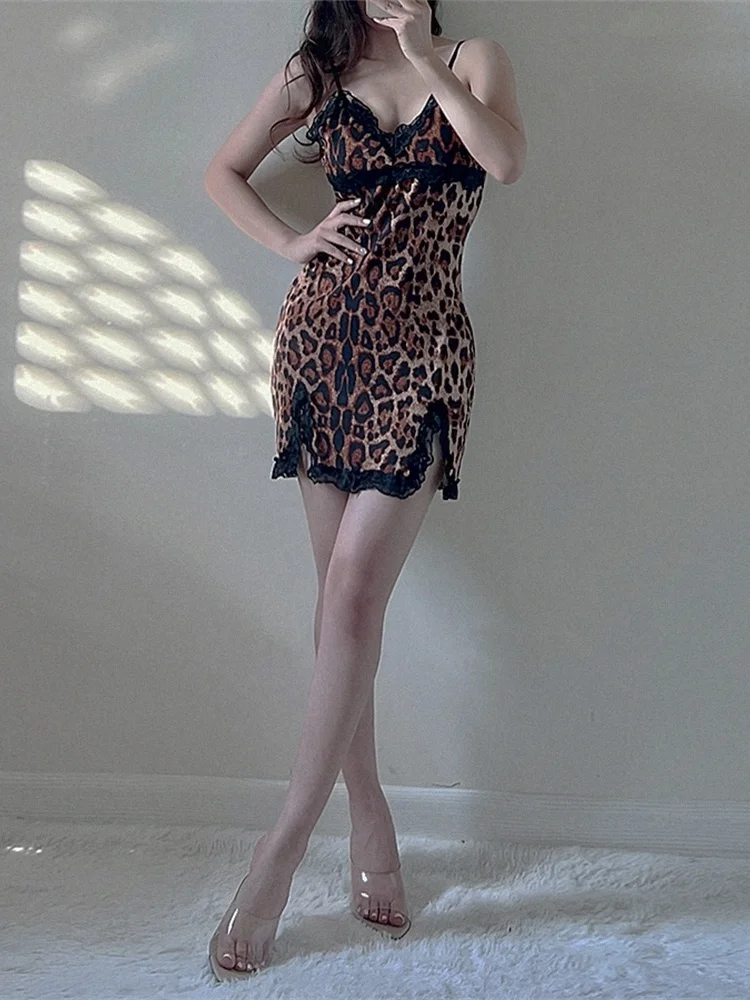 

Sexy New WOMENGAGA Spring V-neck Low Cut Lace Stitching Leopard Print Split Backless Hip Mini Dress Sexy Korean Tops 2022 C9V9