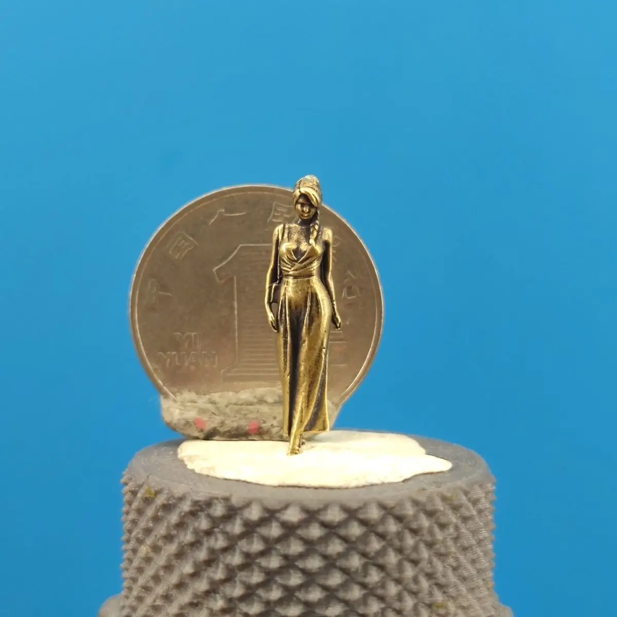 

Латунная масштабная миниатюрная фигурка, модная красивая модель леди 1:64, экшн-фигурка, кукла, которую можно покрасить