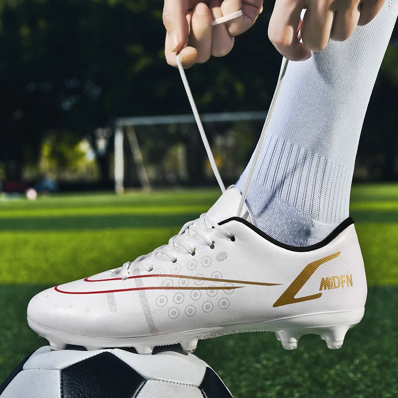 Hot Sale Soccer Shoes Men Soft Running Sports Shoes Outdoor Outdoor Activities Sneakers for Men Big Size 32-47