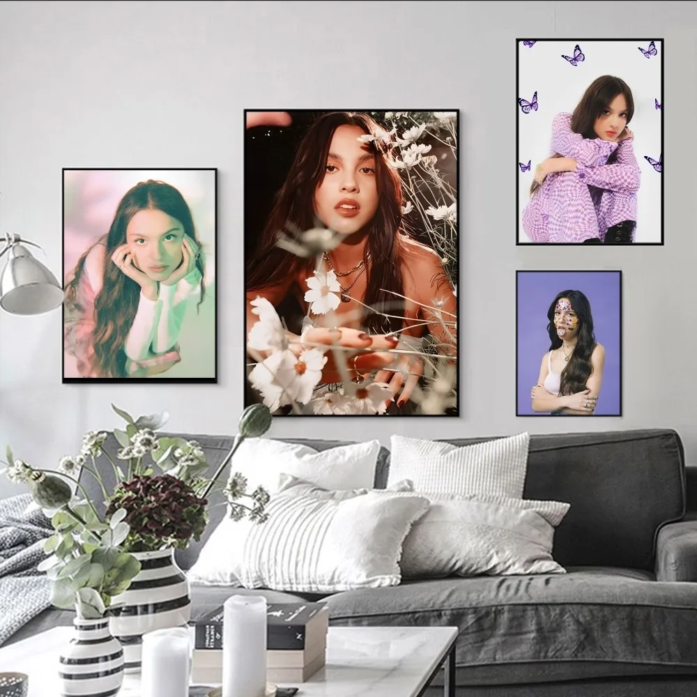 

Singer O-Olivias Poster Self-adhesive Art Poster Retro Kraft Paper Sticker DIY Room Bar Cafe Vintage Decorative Painting