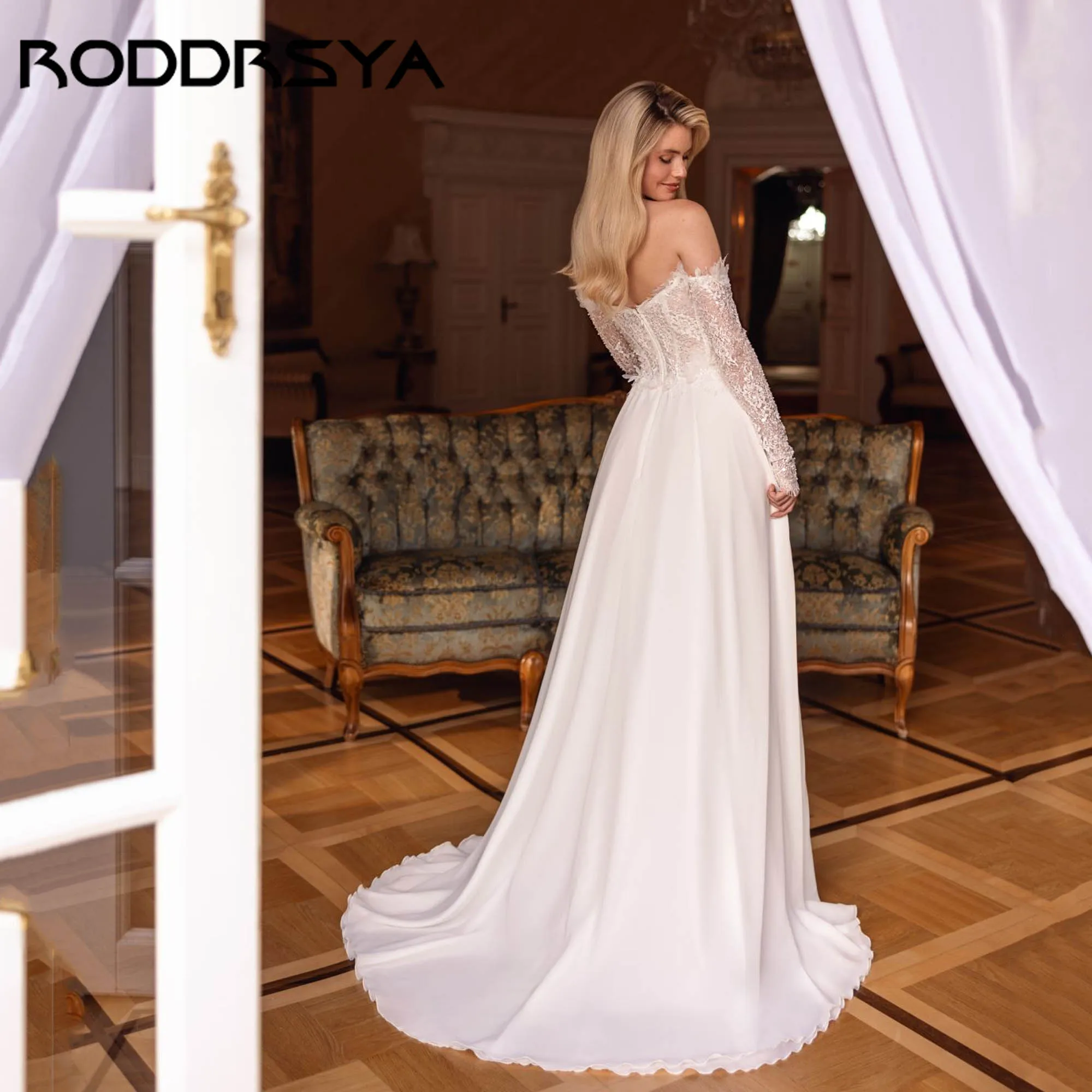 Фото RODDRSY Шифоновое кружевное свадебное платье с открытыми плечами А-силуэта с высоким разрезом Свадебные платья в стиле бохо с открытой спиной и без бретелек robe de mariée по индивидуальному заказу №2