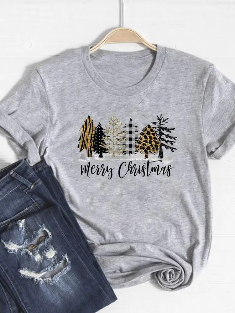 

Футболка женская с леопардовым принтом и надписью «Merry Christmas»