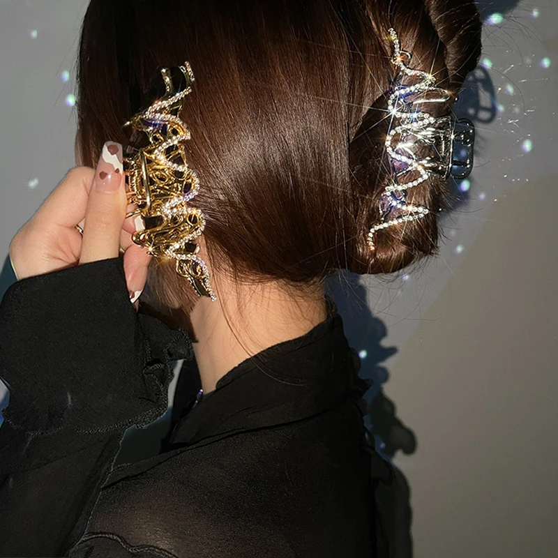 

Personality Irregular Metal Hair Claw Women Girls Vintage Punk Plate Hairpin Shiny Rhinestone Crab Clip Korean Hair Accessories