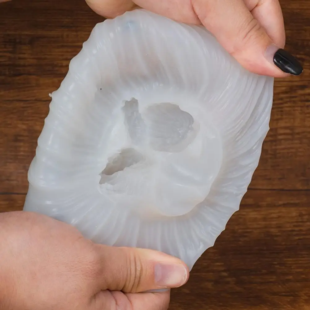 Силиконовая форма для свечей Rose Angel с антипригарным покрытием легко снимается