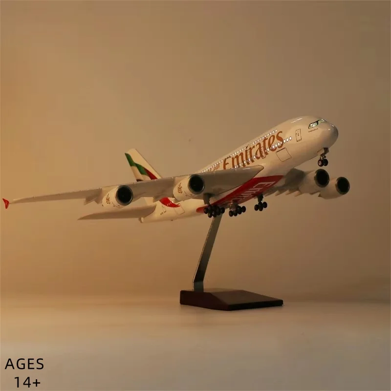 Фото Новая модель самолета A380 Emirates UAE, масштаб 1/160, модель Airbus 380, 47 см, литая смола, игрушка самолета, детские игрушки №3