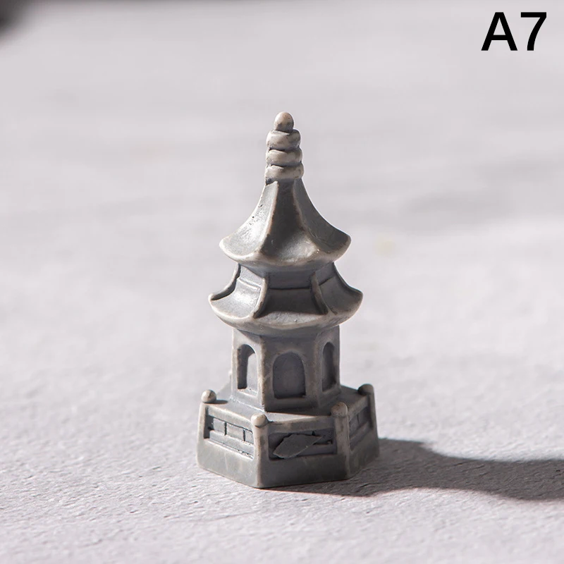 

Миниатюрный каменный домик из смолы