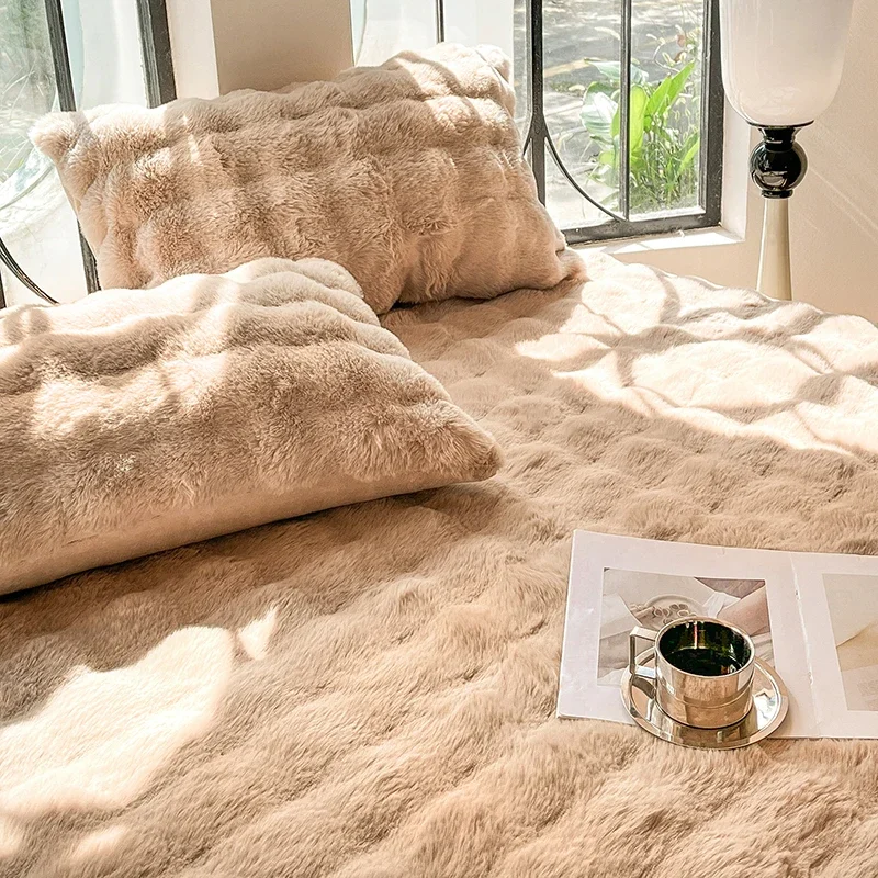 Плюшевая наволочка с кроликом 48x74 см 2 шт. мягкая теплая пушистая длинными