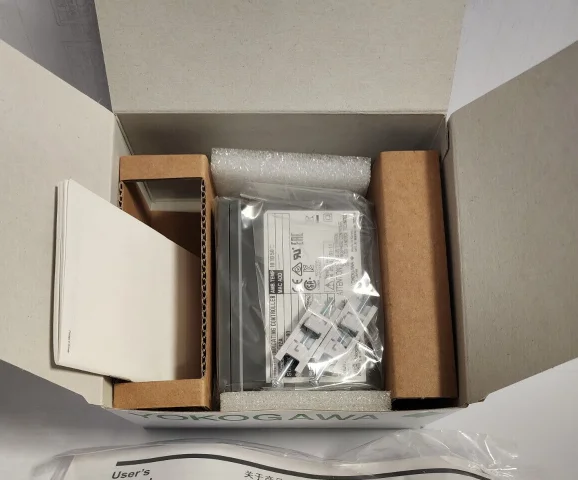 yokogAWA UT32A-000-11-00 /UT35A Контроллер температуры общего назначения