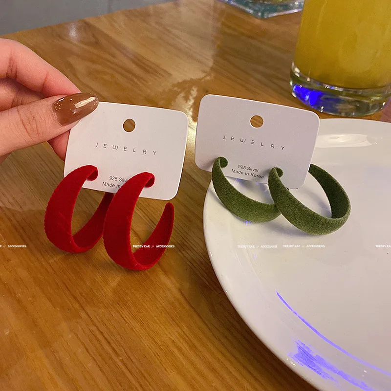 

S925 Silvers 2022 New Velvet Circle Hoop Earrings Simplicity Boho Jewellery for Woman C Shape Earrings Exquisite Fashion