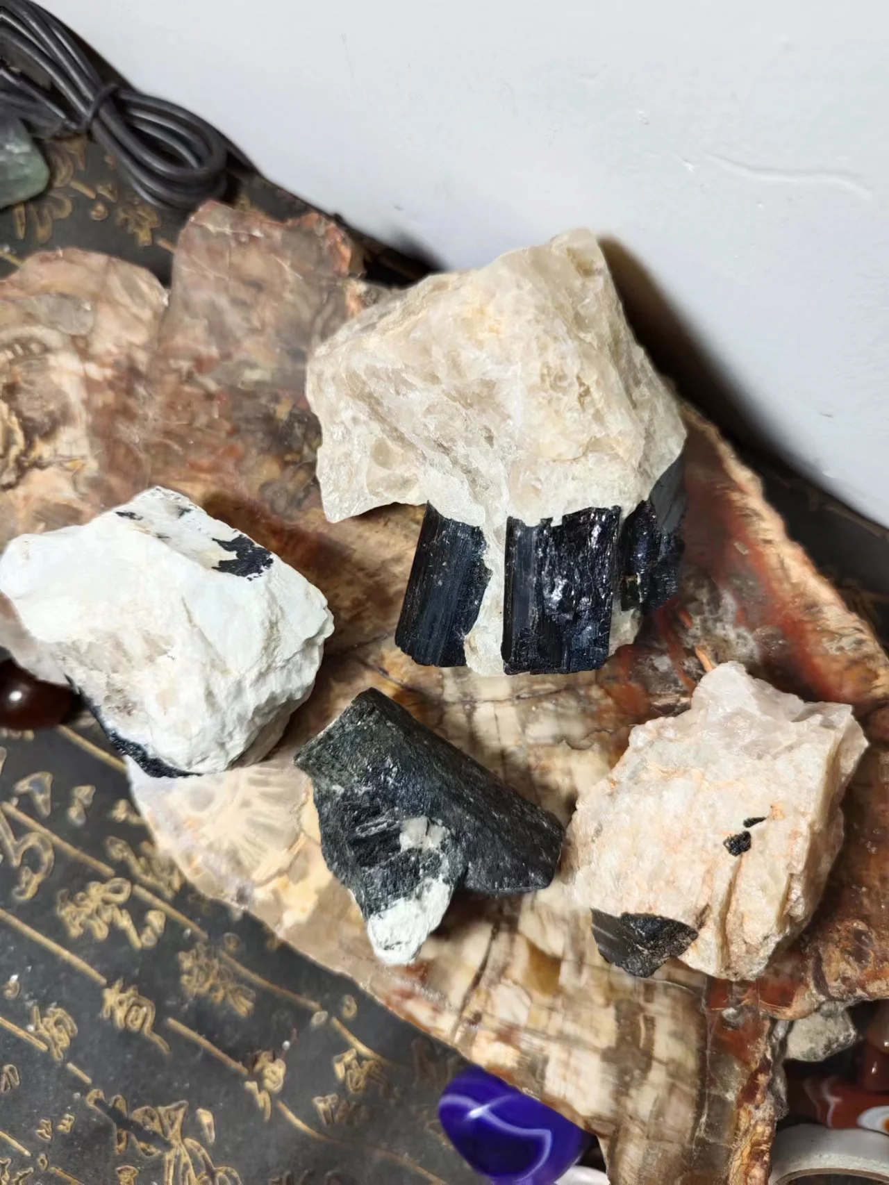 1Kg Making Jewelry Natural Raw Stone Raw Ore Black Tourmaline Ore Energy Cure Fortune Family Living Room Decoration