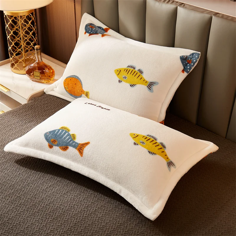 

2pcs Set Velvet Pillowcase for Bed Room Decorative Luxury Hairy Winter Pillow Cover Warm and Soft Cartoon Flowers Queen Size