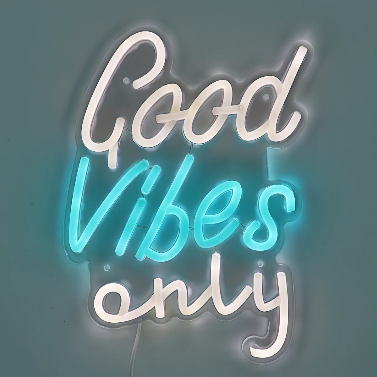 Рисунок 4 - крутая надпись «Good Vibes»