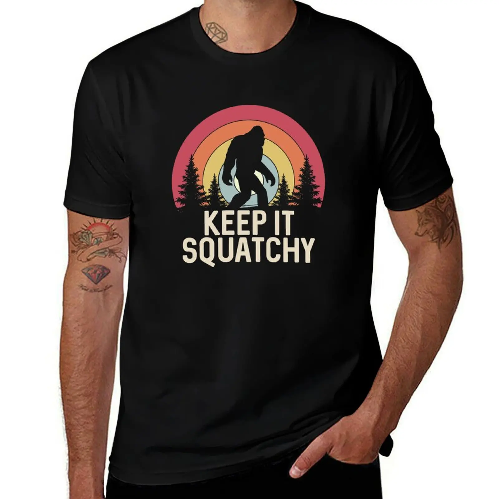 Фото Забавная футболка Bigfoot Retro Sunset Keep it Squatchy, хлопковые футболки, мужская футболка из 100% футболки, мужская дизайнерская футболка, мужская хлопковая футболка №1
