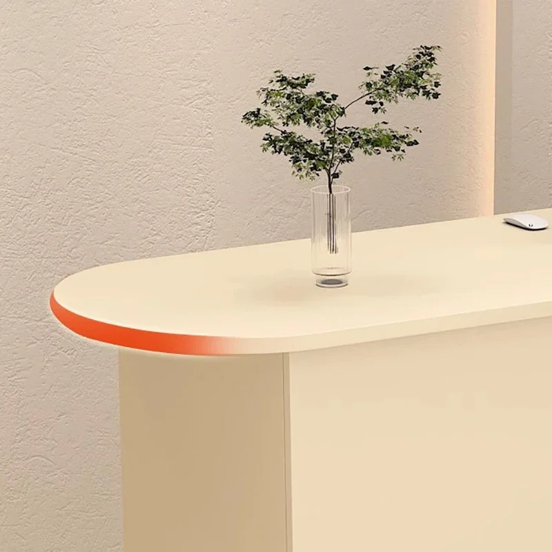 Дизайн одноколесного велосипеда световые стойки регистрации стильная витрина