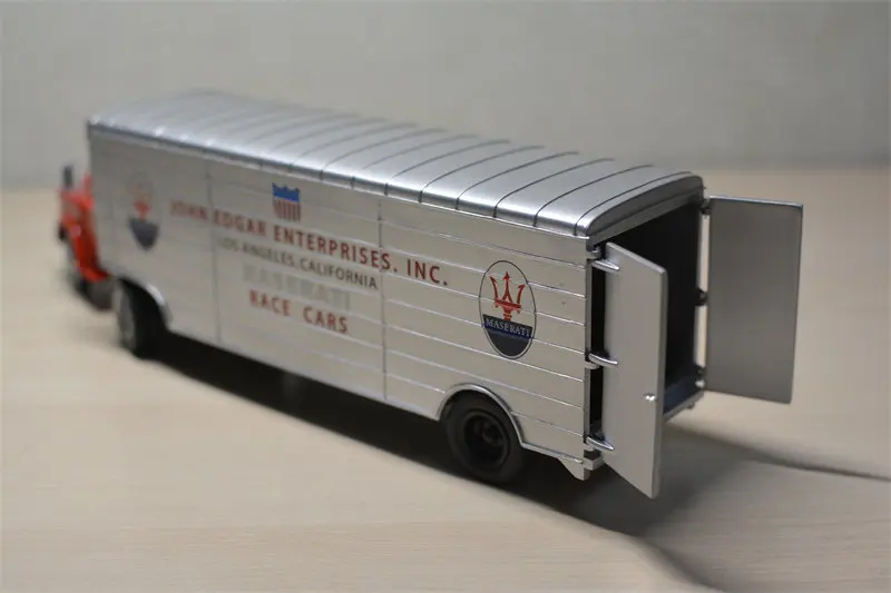 Фото Металлическая модель автомобиля Schuco 1:43 GMC Maserati Transporter №5