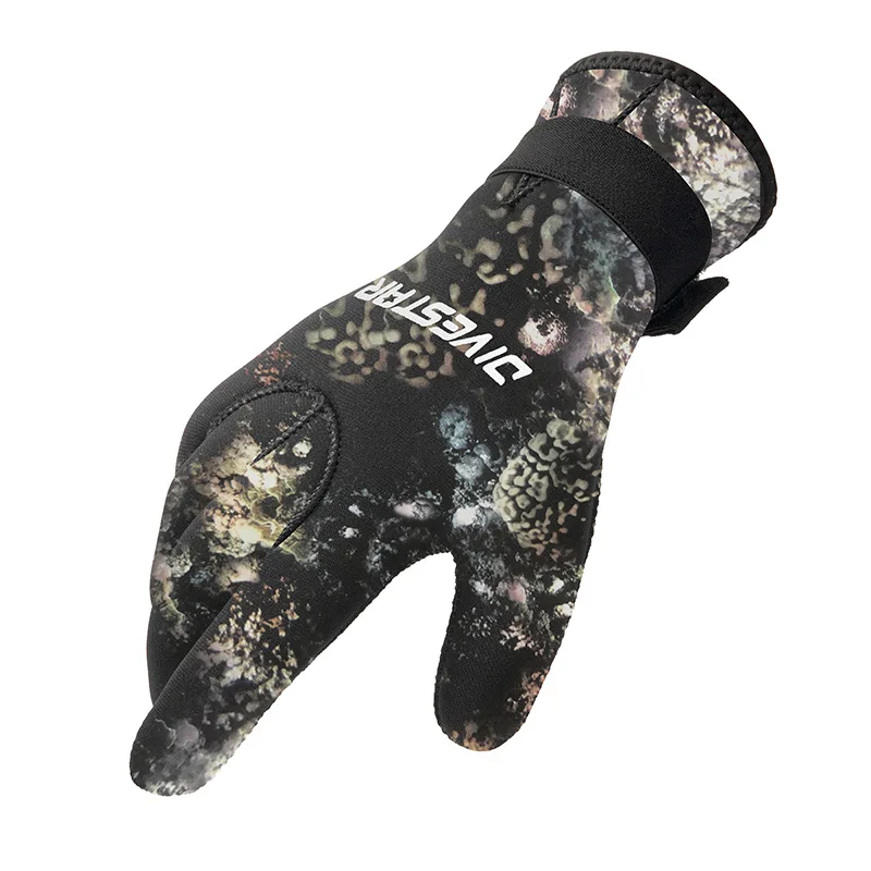 The new 3mm diving gloves are anti-slip and wear-resistant camouflage and stab-resistant gloves catch fish, fish and swim in win