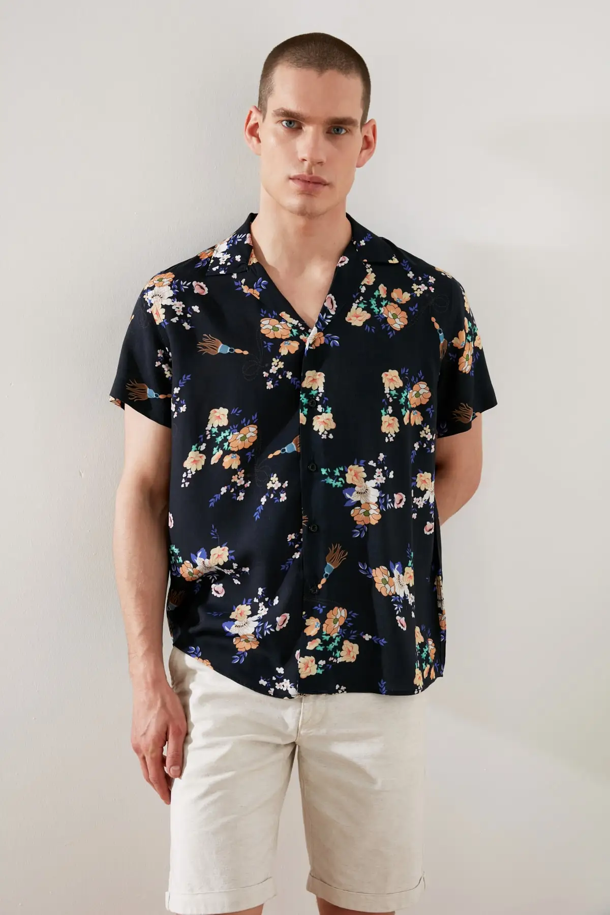 

Men's Regular Fit apas collar short sleeve shirt TMNSS20GO0447