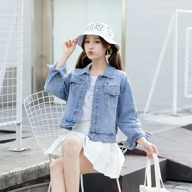 

Короткая джинсовая куртка на весну и осень, новая свободная универсальная куртка в Корейском стиле с вышивкой и длинным рукавом