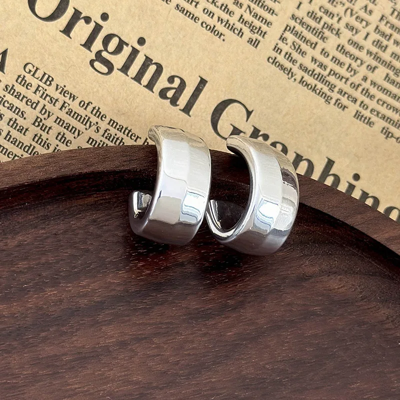 Женские серьги-кольца в стиле панк не пирсинг Крупные круглые клипсы с