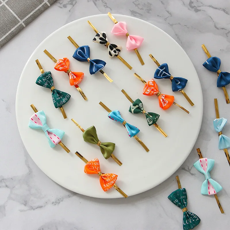 

50pcs Colorful Bowknot Tie Metal Wire Candy Lollipop Cookies Gift Pouch Wedding Party Decor Random Style