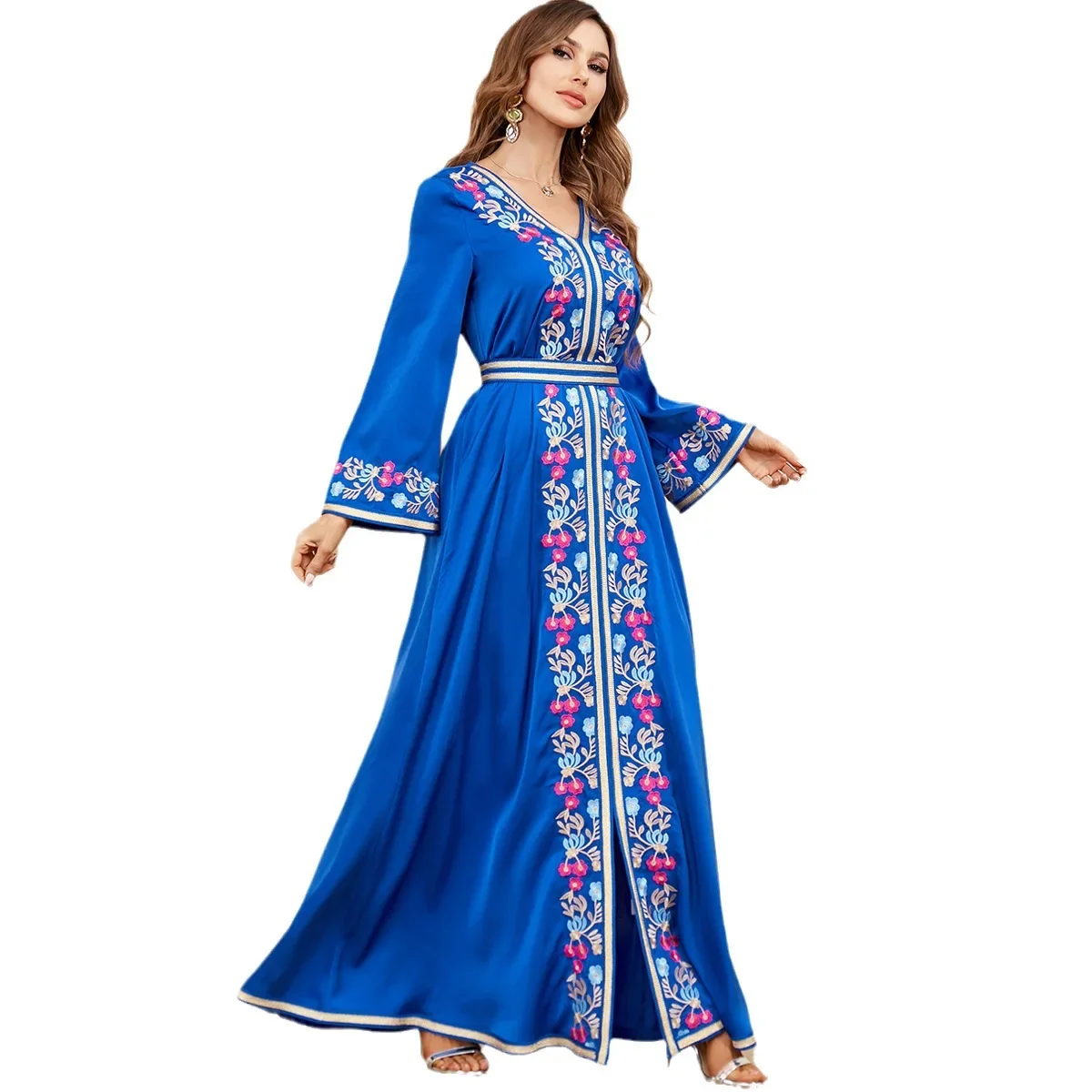 Дубай 2023 осень/зима новый длинный кафтан с тяжелой вышивкой мусульманское