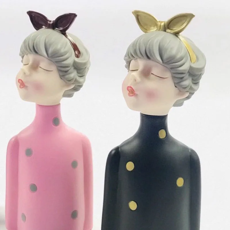 

New Y-355 Mini Bubble Girl Wireless Bluetooth Speaker TWS Cartoon Gift Card Home Decoration Mini Speaker