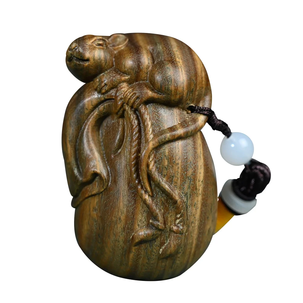 

Подвеска-брелок из сандалового дерева