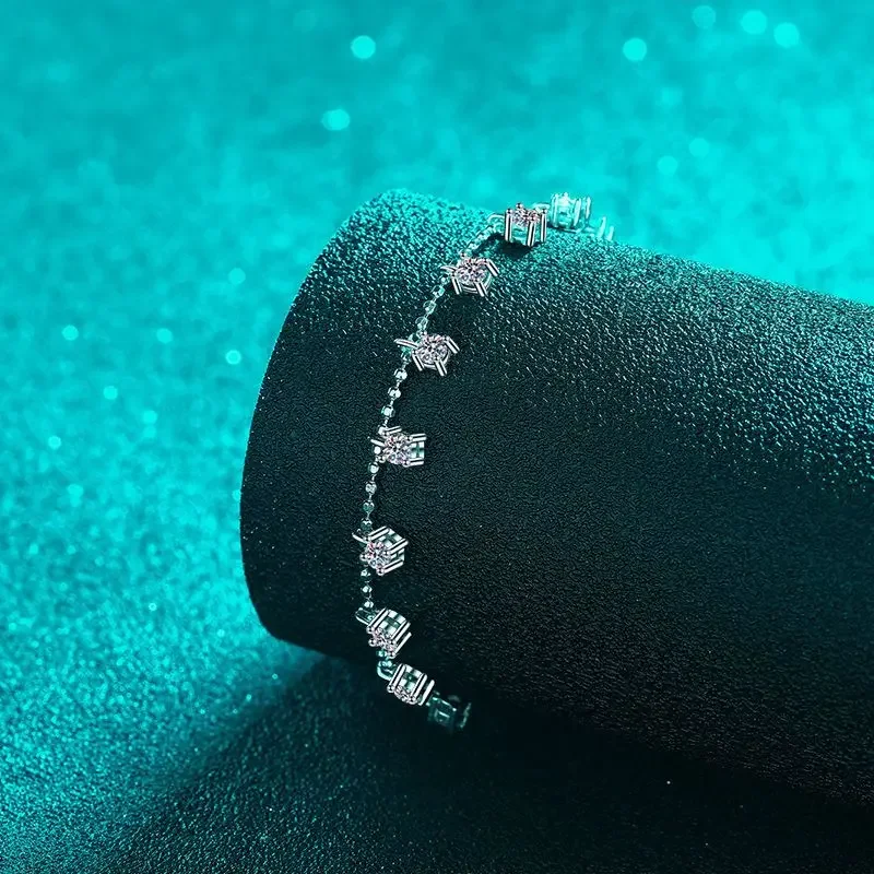 Браслет с муассанитом и бриллиантами