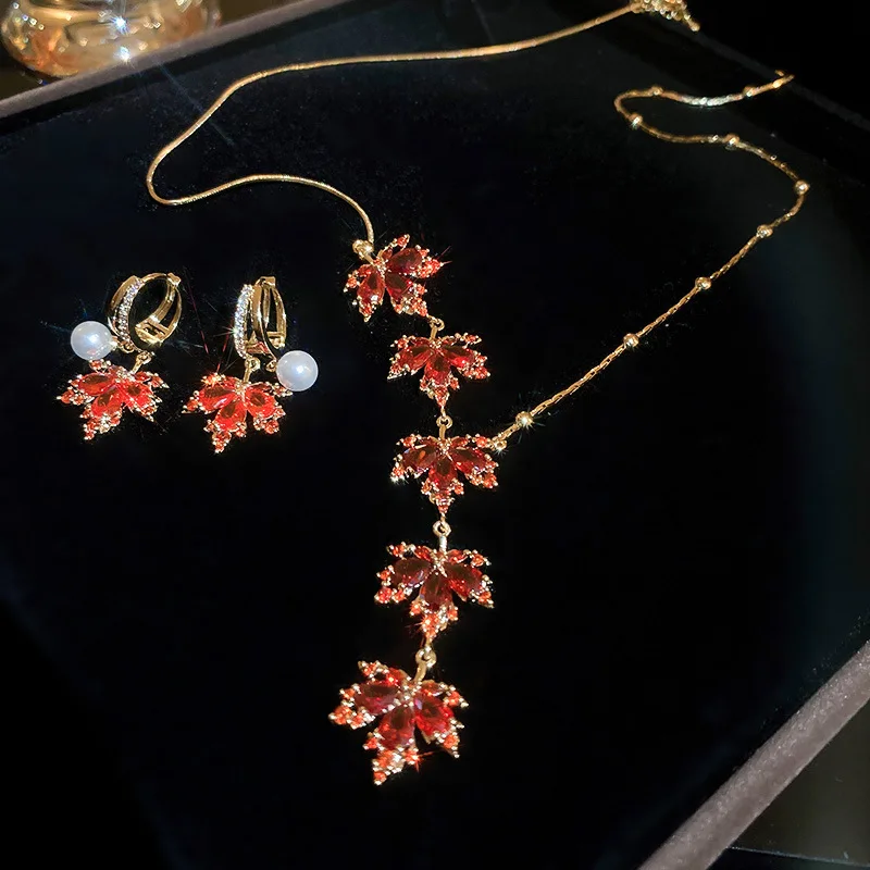 Trendy Maple Leaves Shaped Earrings for Women Rhinestone Pearl Luxury Jewelry Sexy Creative Anniversary Gift 2023